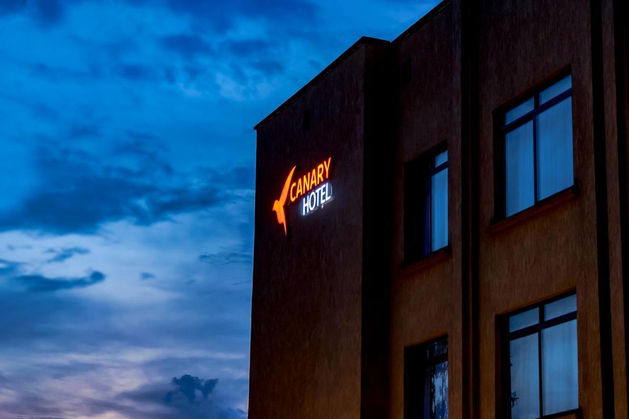 Canary Hotel Kampala Luaran gambar
