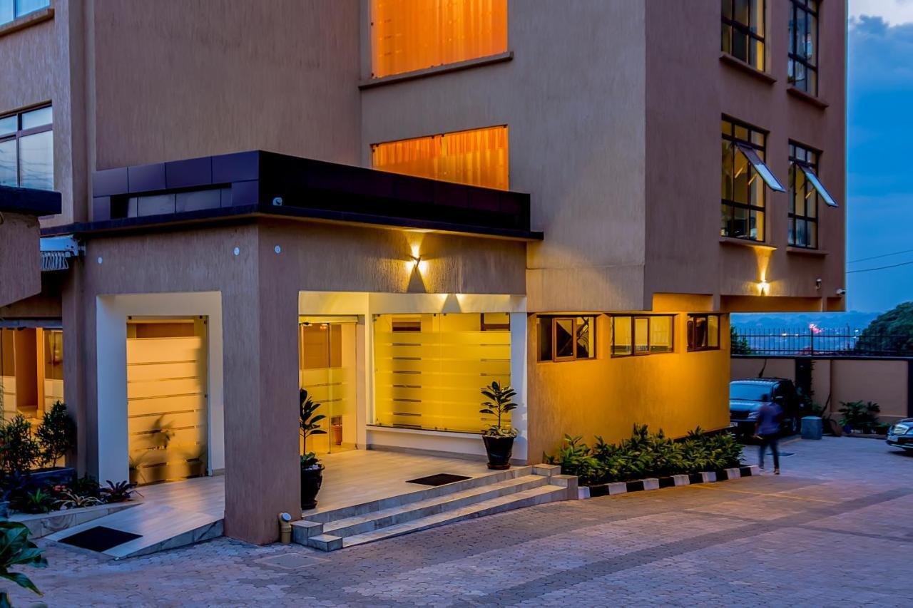 Canary Hotel Kampala Luaran gambar