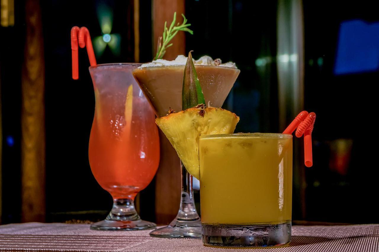Canary Hotel Kampala Luaran gambar